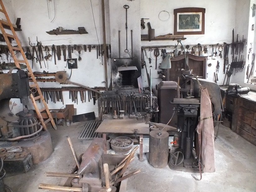 Umělecké kovářství Brož & historická kovárna  2